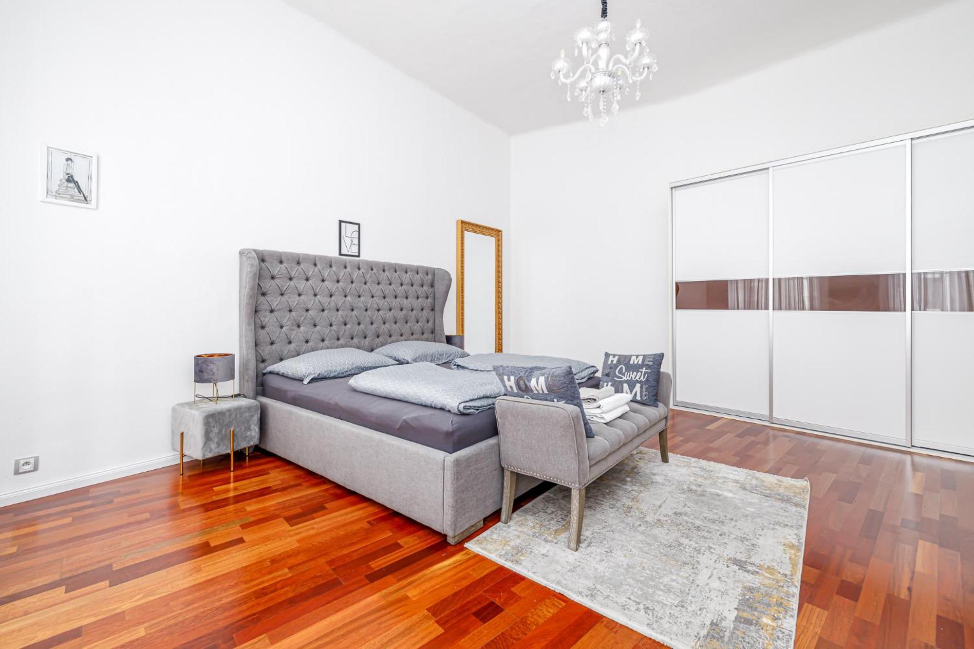 Newly Renovated Apartment In The Old Town Bratislava Extérieur photo