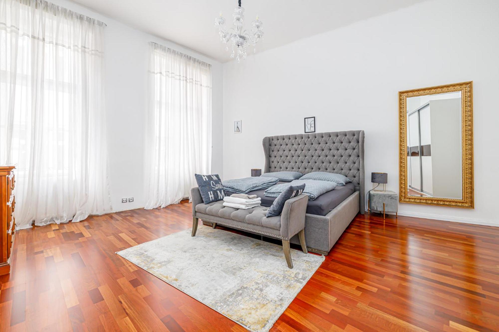 Newly Renovated Apartment In The Old Town Bratislava Extérieur photo